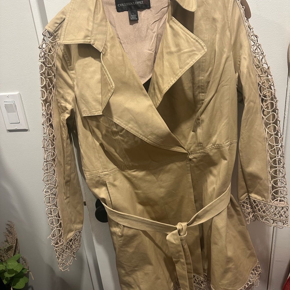 Colleen Lopez Tan Trench Coat with Cutouts On Sleeves Womens Size Large